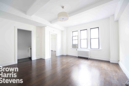 Rental Property at 157 East 72nd Street 15J, Upper East Side, NYC - Bedrooms: 1 
Bathrooms: 1 
Rooms: 3  - $3,970 MO.