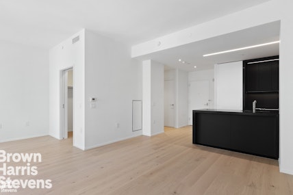 Rental Property at 121 East 22nd Street N803, Gramercy Park, NYC - Bathrooms: 1 
Rooms: 2.5 - $5,500 MO.
