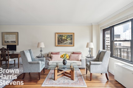 142 West End Avenue 14P, Upper West Side, NYC - 2 Bedrooms  
2 Bathrooms  
4.5 Rooms - 