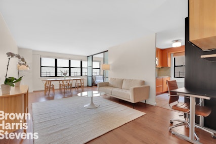 201 East 28th Street 3D, Kips Bay, NYC - 2 Bedrooms  
1.5 Bathrooms  
3 Rooms - 