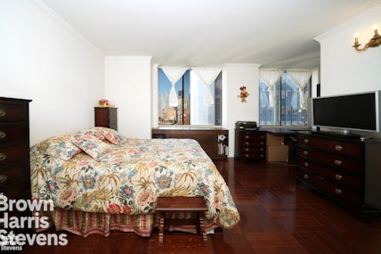 Rental Property at 236 East 47th Street 20D, Midtown East, NYC - Bathrooms: 1 
Rooms: 2  - $2,700 MO.