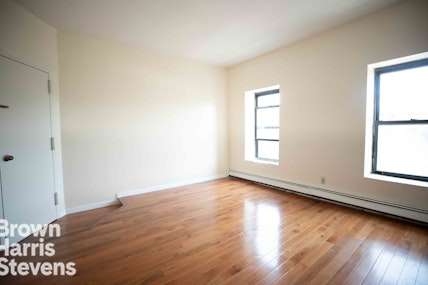 160 Seventh Avenue 3L, Park Slope, Brooklyn, NY - 2 Bedrooms  
1 Bathrooms  
5 Rooms - 