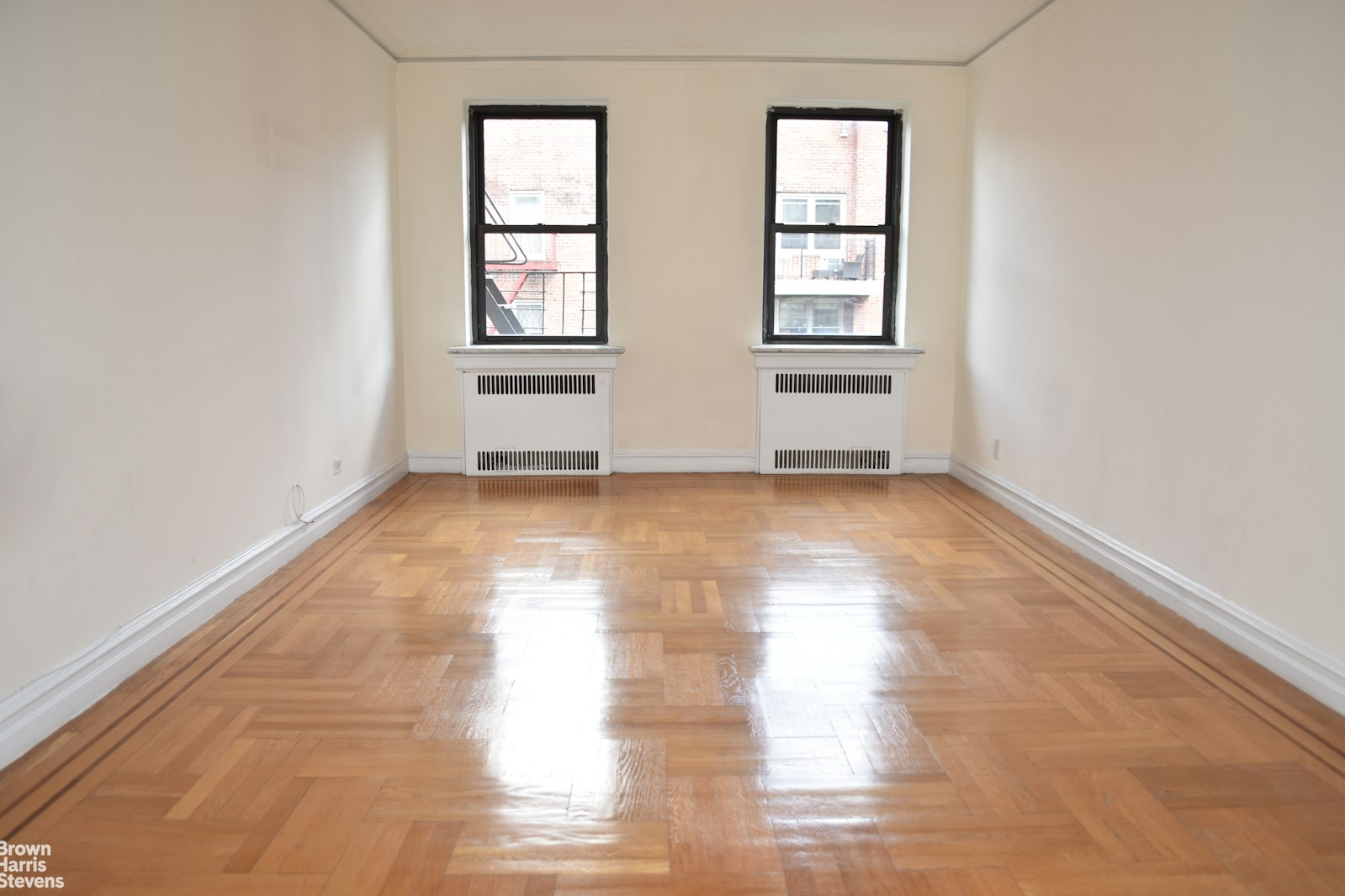 Photo 1 of 802 West 190th Street 4E, Washington Heights, NYC, $2,600, Web #: 23103999