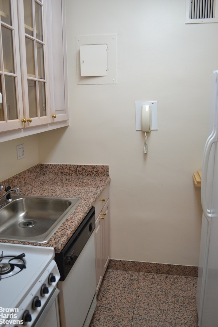 60 West 57th Street, #7K