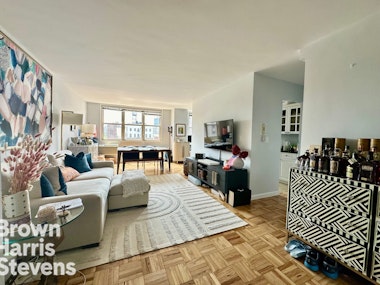 222 East 19th Street 10A, Gramercy Park, NYC - 1 Bedrooms  
1 Bathrooms  
3.5 Rooms - 
