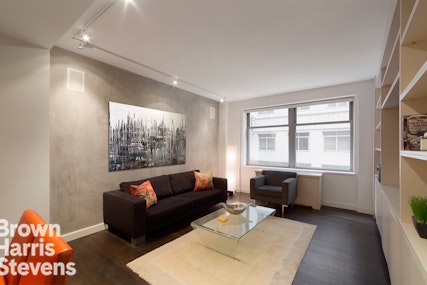 100 West 58th Street 3F, Midtown West, NYC - 2 Bedrooms  
2 Bathrooms  
4 Rooms - 