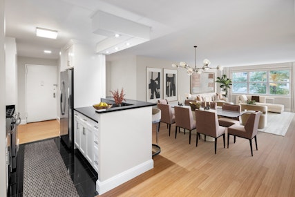 155 West 68th Street 25B, Upper West Side, NYC - 2 Bedrooms  
2.5 Bathrooms  
4 Rooms - 