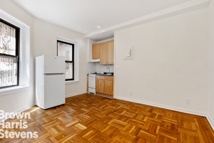 245 West 75th Street 1E, Upper West Side, NYC - 1 Bathrooms  
1 Rooms - 