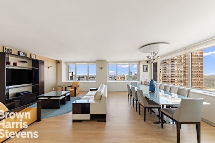 322 West 57th Street 43H, Midtown West, NYC - 3 Bedrooms  
3 Bathrooms  
6 Rooms - 