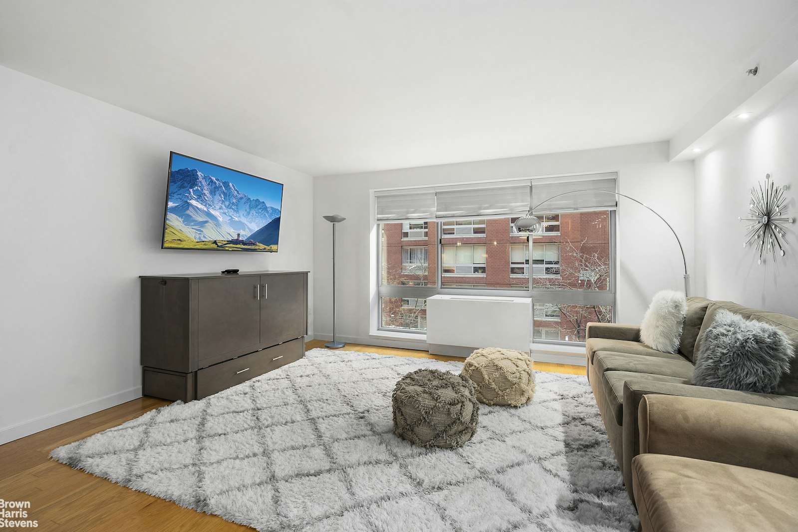 Photo 1 of 555 West 23rd Street S5r, Chelsea, NYC, $5,500, Web #: 23136237