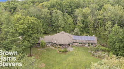 83 May Hill Road  Stop 36, Ghent, New York - 5 Bedrooms  
2.5 Bathrooms  
9 Rooms - 