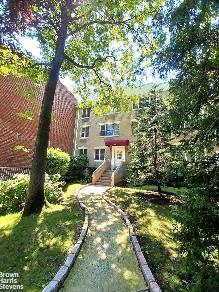 Photo 1 of 115 Prospect Park Sw 6, Windsor Terrace, Brooklyn, NY, $2,950, Web #: 23145241