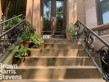 813 President Street, Park Slope, Brooklyn, NY - 2 Bedrooms  
1 Bathrooms  
4 Rooms - 