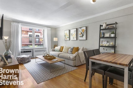 88 Bleecker Street 2M, Greenwich Village, NYC - 1 Bedrooms  
1 Bathrooms  
3 Rooms - 