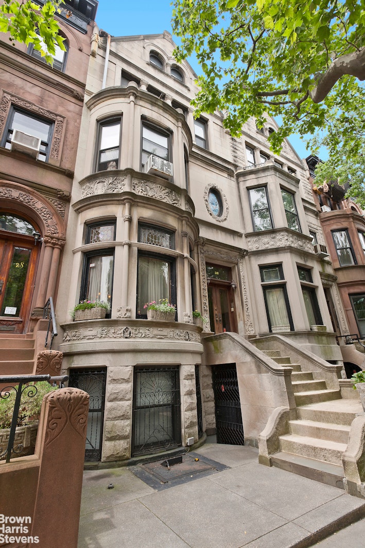 Photo 1 of 26 Montgomery Place Garden, Park Slope, Brooklyn, NY, $6,950, Web #: 23158172