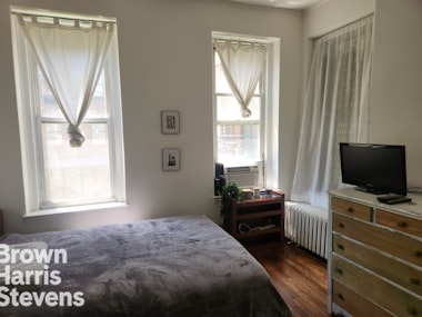 212 East 13th Street 2C, East Village, NYC - 1 Bathrooms  
2 Rooms - 