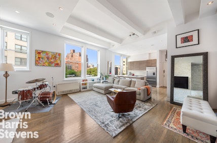 321 West 13th Street 3C, West Village, NYC - 1 Bathrooms  
2.5 Rooms - 