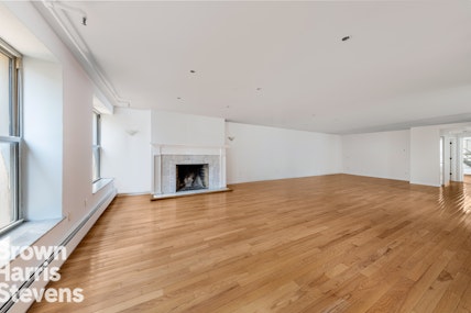 22 Watts Street 6, Soho, NYC - 3 Bedrooms  
2 Bathrooms  
5 Rooms - 