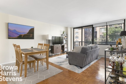 510 East 80th Street 5E, Upper East Side, NYC - 1 Bedrooms  
1 Bathrooms  
3 Rooms - 