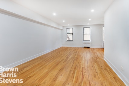 525 West 235th Street 3F, Riverdale, New York - 1 Bedrooms  
1 Bathrooms  
3.5 Rooms - 