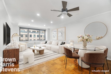 305 East 40th Street 4F, Midtown East, NYC - 1 Bedrooms  
1 Bathrooms  
4 Rooms - 