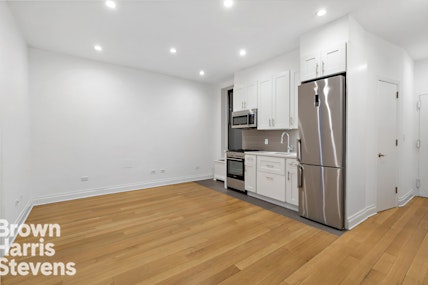 349 East 58th Street 1R, Midtown East, NYC - 4 Bedrooms  
2 Bathrooms  
6 Rooms - 