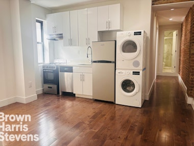 St Nicholas Terrace, Upper Manhattan, NYC - 3 Bedrooms  
1 Bathrooms  
5 Rooms - 