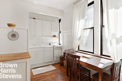 536 West 111th Street, Upper West Side, NYC - 1 Bedrooms  
1 Bathrooms  
3 Rooms - 