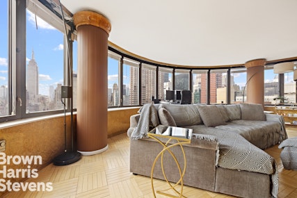 330 East 38th Street 35D, Midtown East, NYC - 2 Bedrooms  
2 Bathrooms  
5 Rooms - 