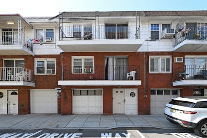 217 39th Street, Union City, New Jersey - 5 Bedrooms  
3 Bathrooms  
14 Rooms - 