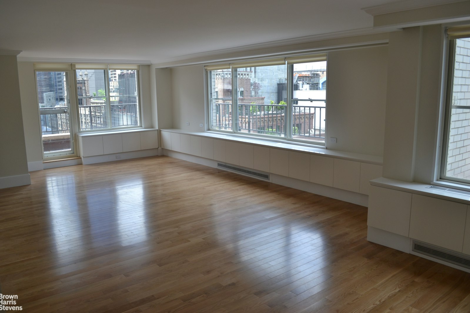 Photo 1 of 60 West 57th Street, Midtown West, NYC, $12,000, Web #: 23189073