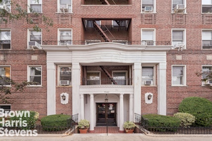 75 -40 Austin Street 6Bl, Forest Hills, Queens, NY - 2 Bedrooms  
2 Bathrooms  
5 Rooms - 