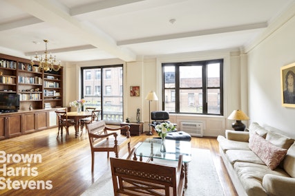 122 East 82nd Street 6B, Upper East Side, NYC - 2 Bedrooms  
2 Bathrooms  
6 Rooms - 