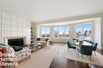 1 Beekman Place 7B, Midtown East, NYC - 2 Bedrooms  
3 Bathrooms  
5.5 Rooms - 