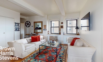 2166 Broadway 19D, Upper West Side, NYC - 2 Bedrooms  
2 Bathrooms  
5 Rooms - 