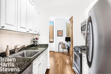 350 East 82nd Street 16C, Upper East Side, NYC - 2 Bedrooms  
2 Bathrooms  
5 Rooms - 