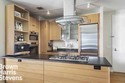 100 West 18th Street 7F, Chelsea, NYC - 2 Bedrooms  
3 Bathrooms  
4 Rooms - 