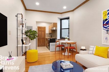 121 East 10th Street 2B, East Village, NYC - 1 Bedrooms  
1 Bathrooms  
3 Rooms - 