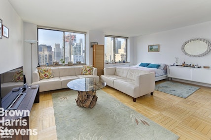 236 East 47th Street 32A, Midtown East, NYC - 1 Bathrooms  
2.5 Rooms - 