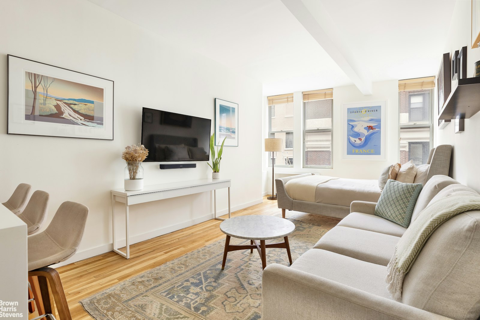 Photo 1 of 9 Barrow Street 2J, West Village, NYC, $675,000, Web #: 23213987