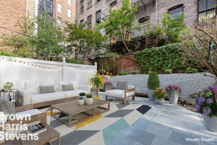 347 East 58th Street 1R, Midtown East, NYC - 4 Bedrooms  
2 Bathrooms  
6 Rooms - 