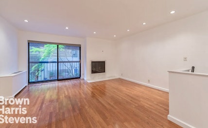 7 East 35th Street 1B, Midtown East, NYC - 1 Bedrooms  
2 Bathrooms  
4 Rooms - 