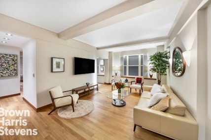 65 Central Park West 2G, Upper West Side, NYC - 2 Bedrooms  
2 Bathrooms  
4.5 Rooms - 