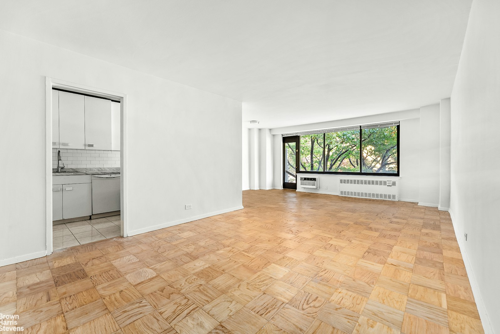 Photo 1 of 372 Central Park West 3B, Upper West Side, NYC, $1,150,000, Web #: 23225653