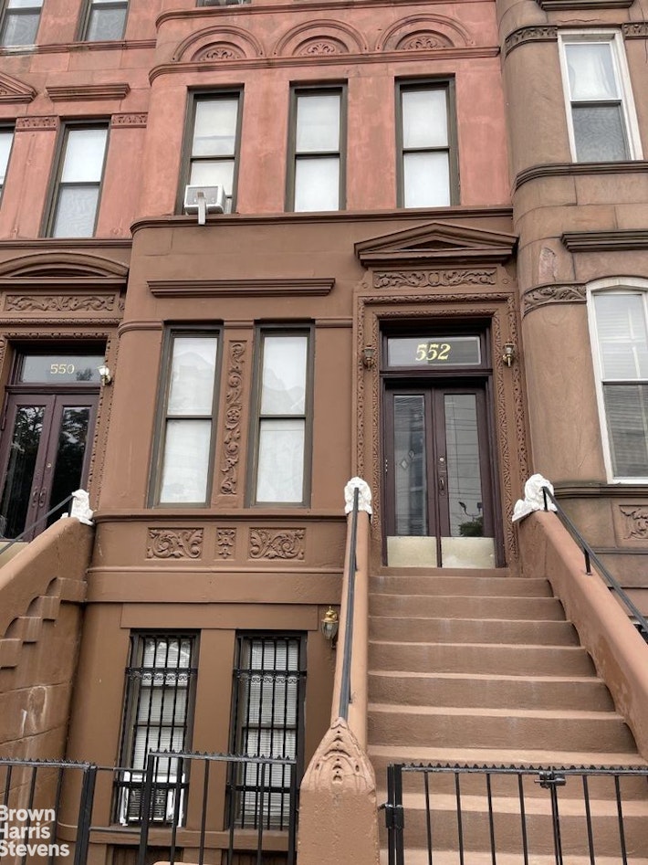 Photo 1 of 552 West 165th Street, Washington Heights, NYC, $1,900, Web #: 23227172