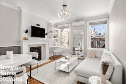 343 West 12th Street 4B, West Village, NYC - 1 Bedrooms  
1 Bathrooms  
3 Rooms - 