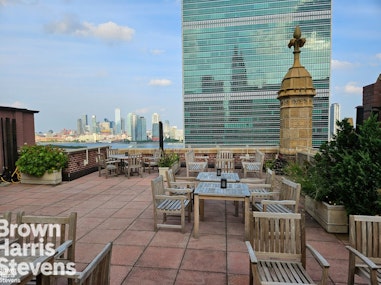 333 East 43rd Street 312, Midtown East, NYC - 1 Bedrooms  
1 Bathrooms  
3 Rooms - 