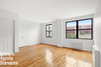 279 West 117th Street, Upper Manhattan, NYC - 2 Bedrooms  
1 Bathrooms  
4 Rooms - 