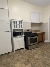 321 5th St 1, Union City, New Jersey - 2 Bedrooms  
1 Bathrooms  
5 Rooms - 