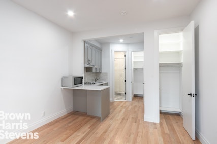 235 East 54th Street 2C, Midtown East, NYC - 1 Bathrooms  
2 Rooms - 